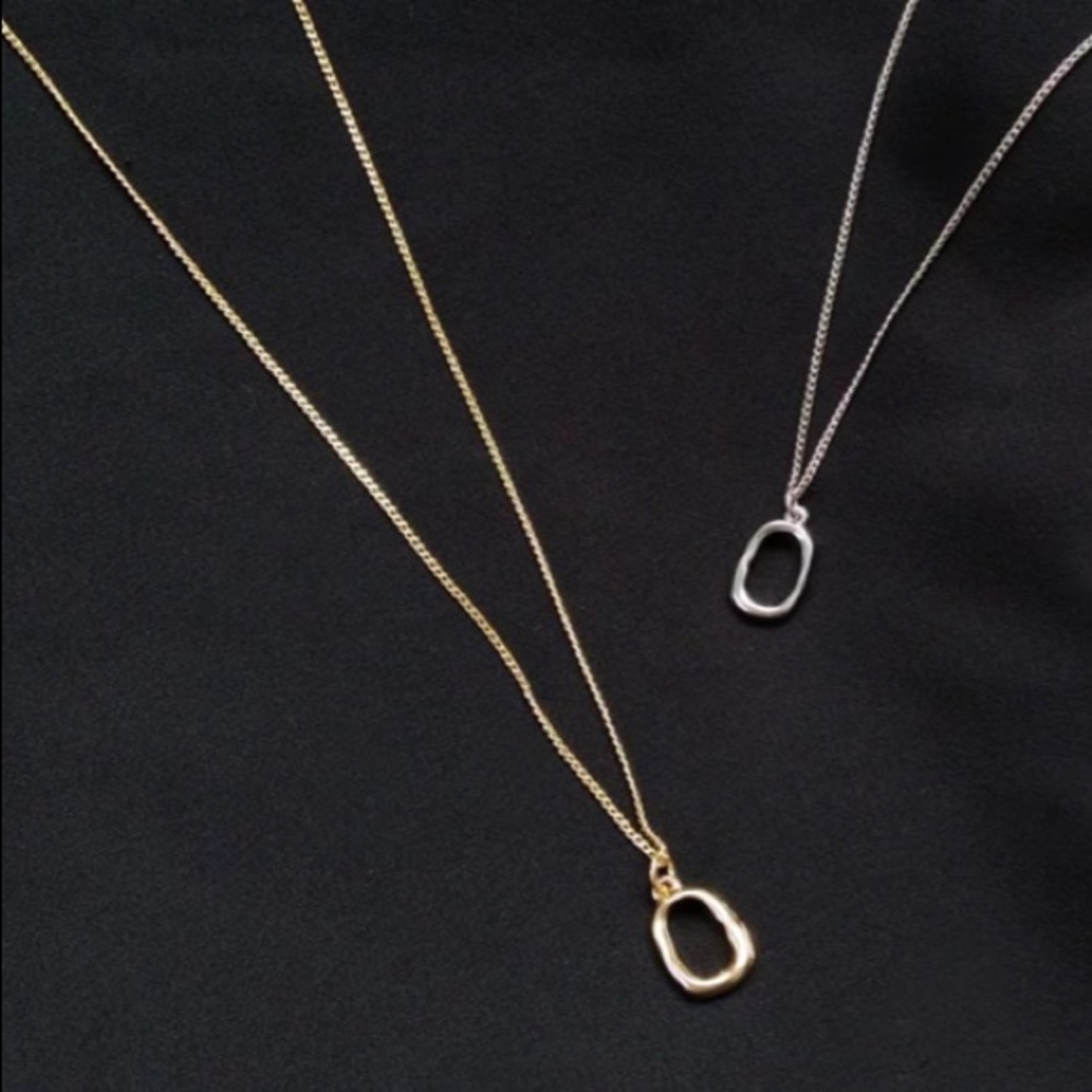 NEW 18k Yellow Gold Irregular Oval Necklace - Picture 8 of 8